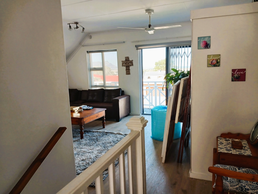 3 Bedroom Property for Sale in Heuningkloof Western Cape
